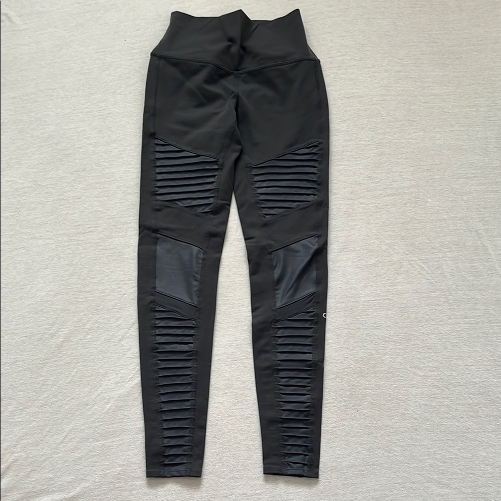 NWOT ALO, Moto, High-Waisted Leggings with Ribbed Detail size S